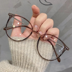 The Latest in Retro- Cat Eye Glasses